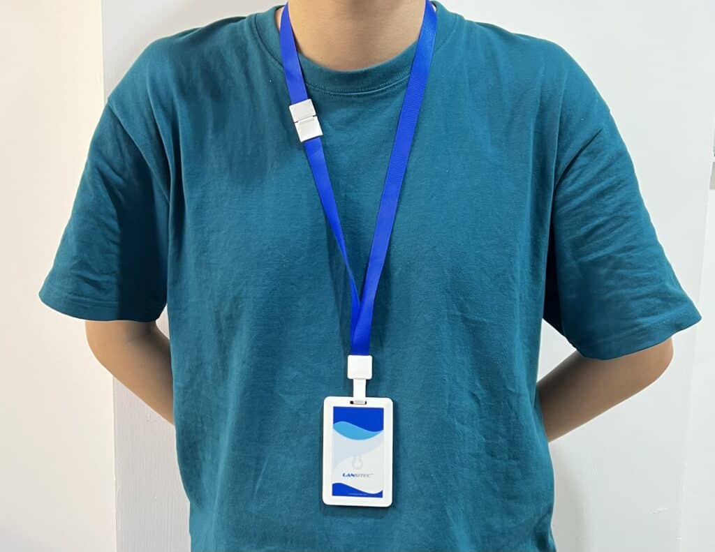 نظام BLE للتجمع الطارئ: طريقة مُثبتة لأتمتة عمليات إخلاء الأفراد والعثور على المفقودين 1 لانسيتك B006 Badge Bluetooth Beacon Ble Emergency Mustering: طريقة مثبتة لأتمتة عمليات إخلاء الأفراد والعثور على المفقودين Lansitec Technology Co., Ltd.